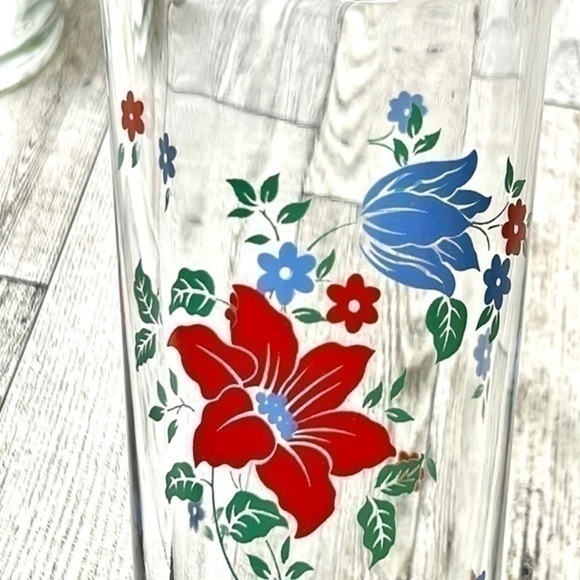 Firna Indonesian Vintage Floral Tumblers (Set of 4) - Picture 10 of 16